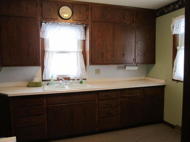 Building Photo - 99 4th St