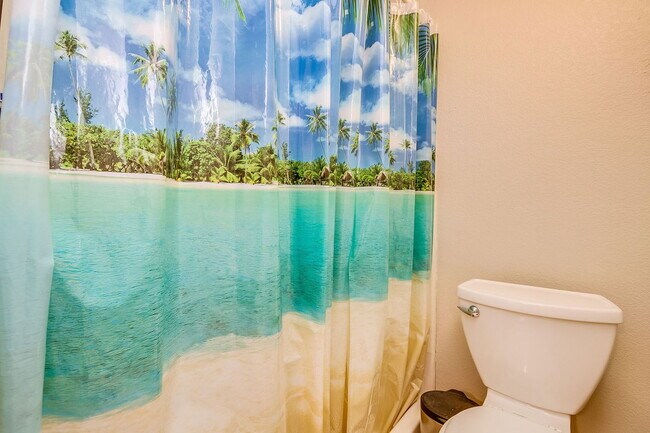 Building Photo - 460 N 64th Pl