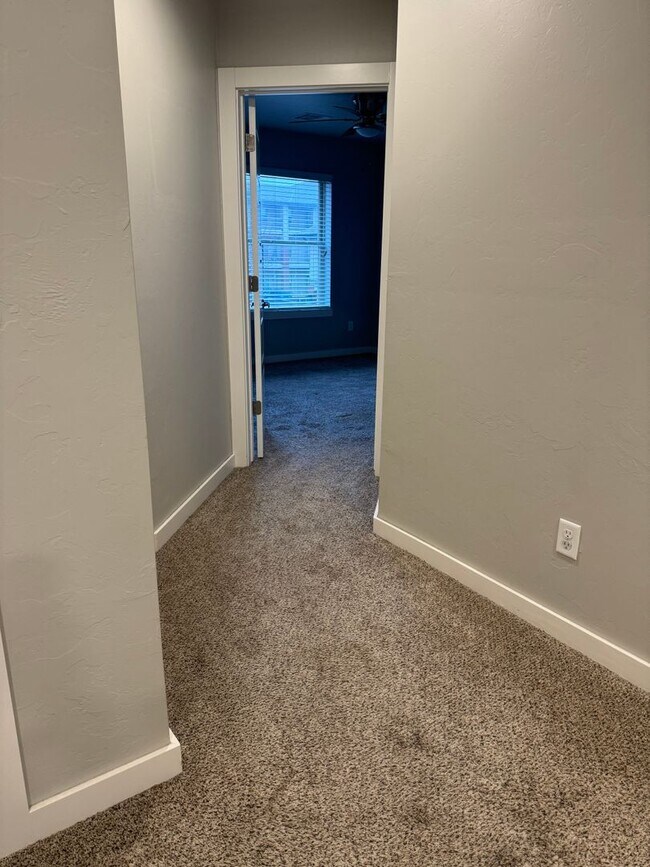 Building Photo - 1/2 off first month! 3 bedroom, 2.5 bathroom, 1 car garage