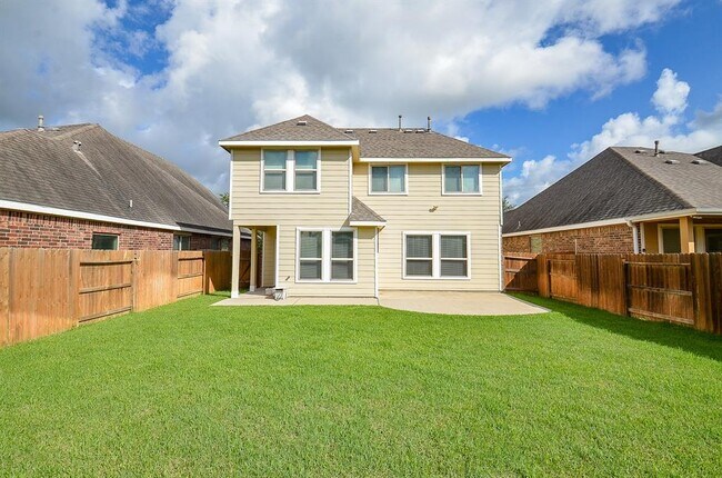 Building Photo - 5610 White Camelia Ct