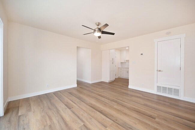Building Photo - 5691 Cutler Ct