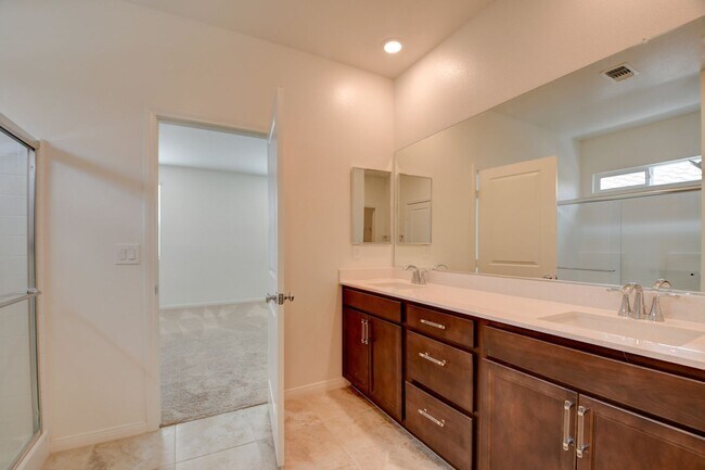 Building Photo - SPARKLING POOL in TULE SPRINGS