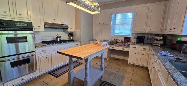 Building Photo - 289 Ashbrook Dr