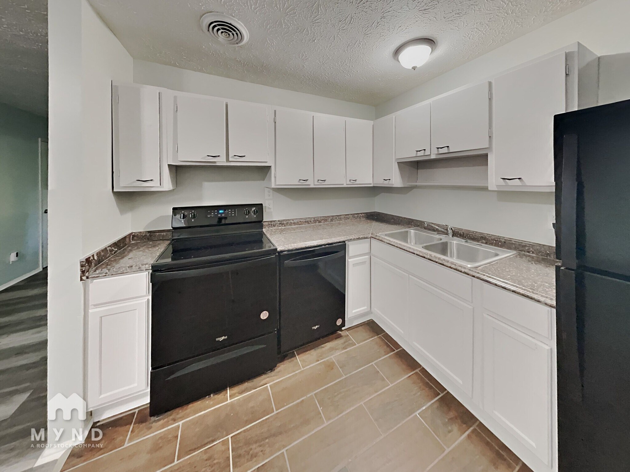 Building Photo - 5906 Pineglen Ct