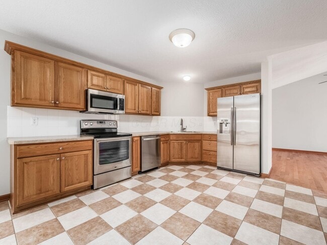 Building Photo - 532 Radcliff Dr