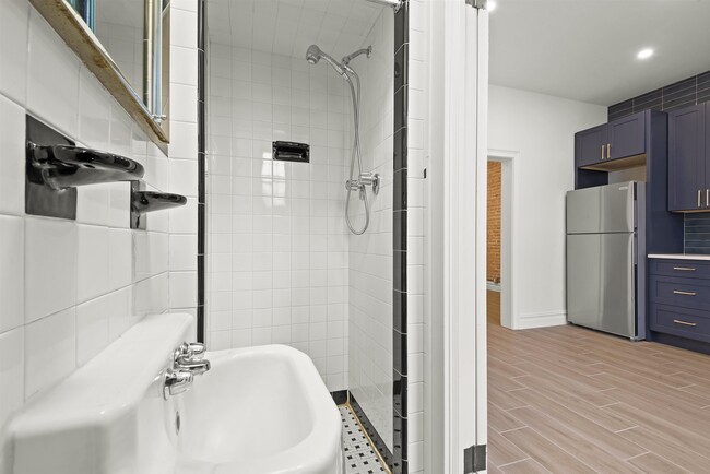 Building Photo - 522 23rd St