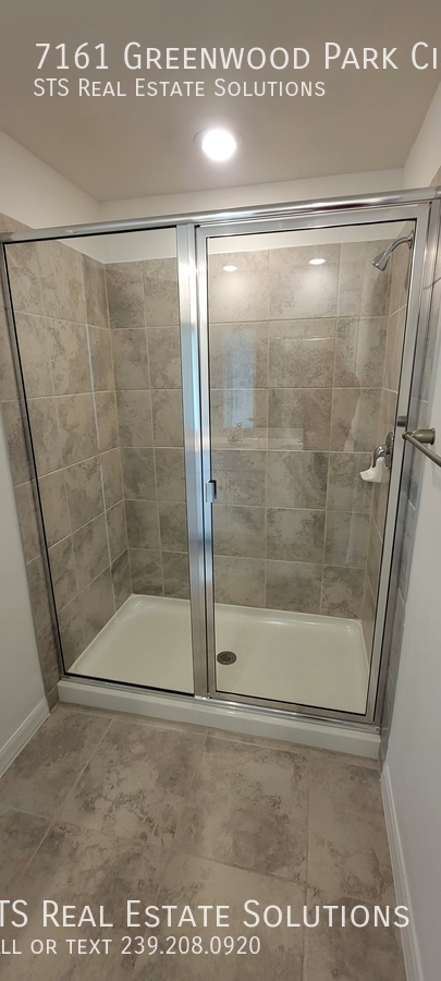 Building Photo - 7161 Greenwood Park Cir