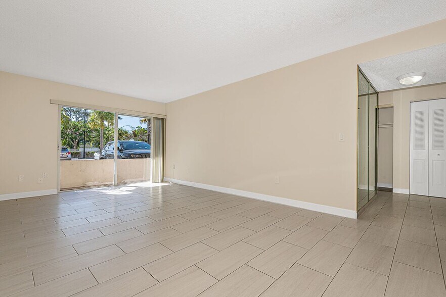 Building Photo - 7765 SW 86th St