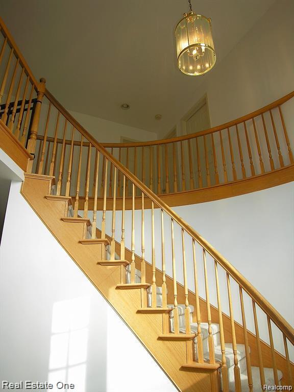 Building Photo - 4978 Somerton Dr