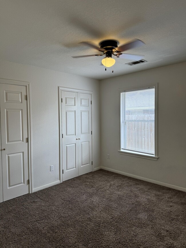 Building Photo - 1621 Rock Hollow Loop