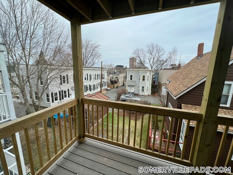 Building Photo - 15 Harold St