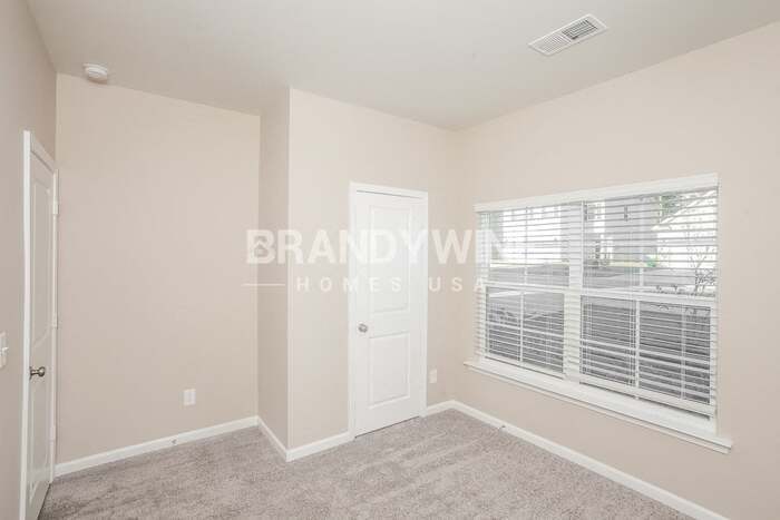 Building Photo - 519 Glenmanor Dr