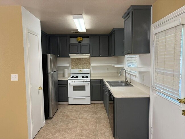 Building Photo - 1707 Morningside Cove