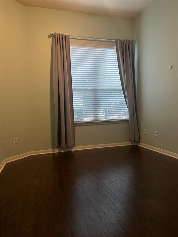 Building Photo - 600 Spanish Oak Terrace