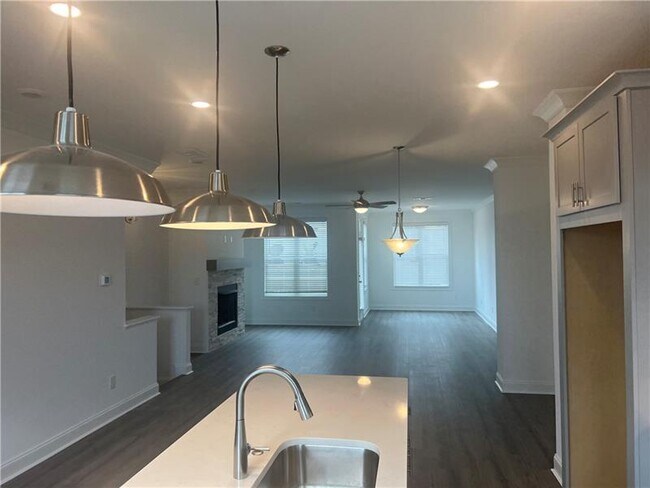 Building Photo - 4400 Sims Park Pl.