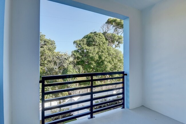 Building Photo - Frederick Isles Townhomes - Delray Beach