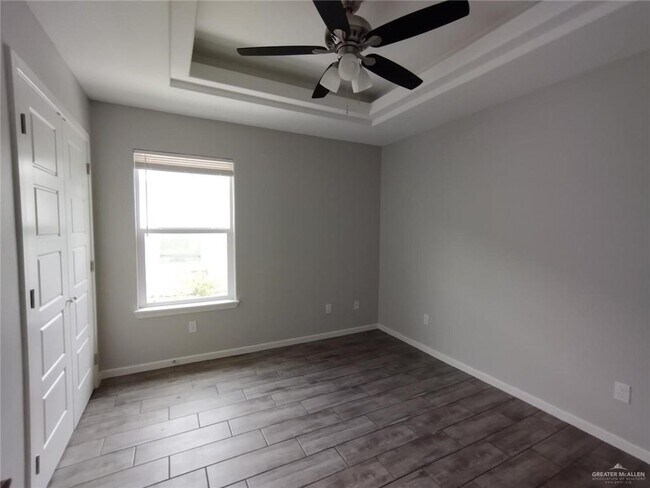 Building Photo - 2012 Summerland Ln