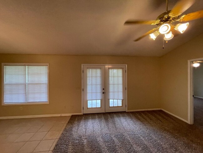 Building Photo - Quail Hollow!!  New Paint/Flooring