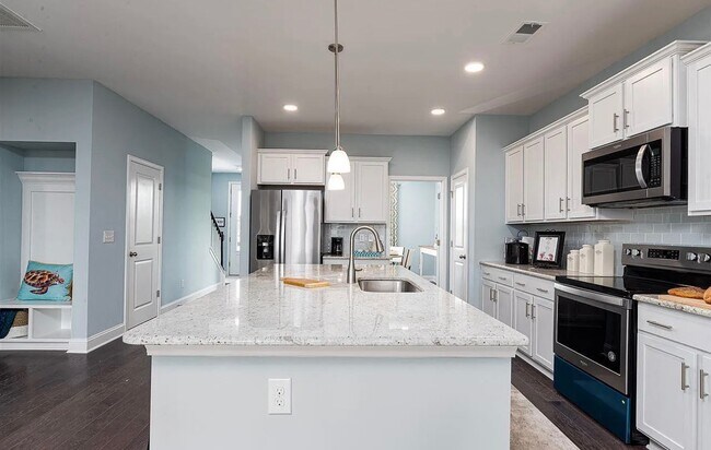 Building Photo - 5032 Magnolia Village Way