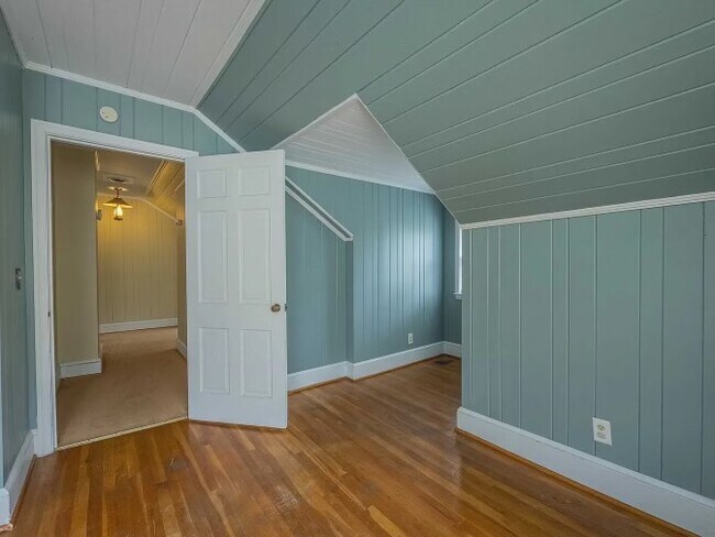 Building Photo - 152 Wildwood Dr