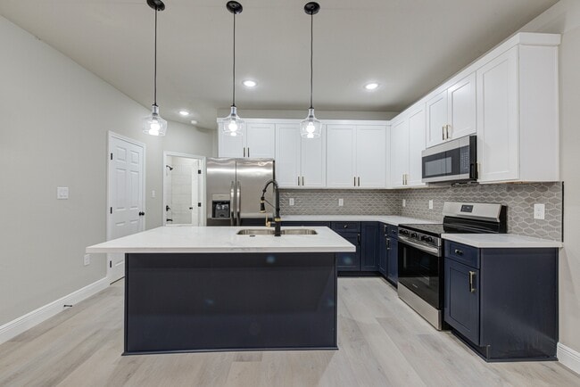 Building Photo - 19112 Sears Dr