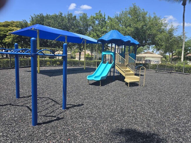 Building Photo - 2755 SW 165th Ave