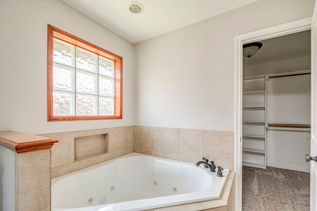 Building Photo - 2903 Savoy Pl