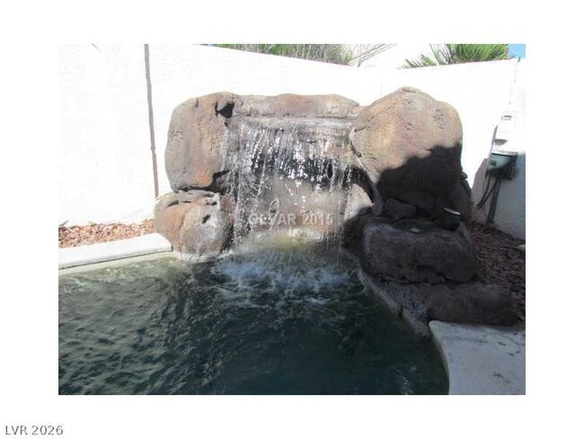 Building Photo - 7842 W Gilmore Ave