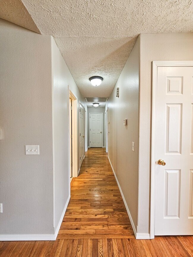 Building Photo - 1257 W Bridgewood Pl