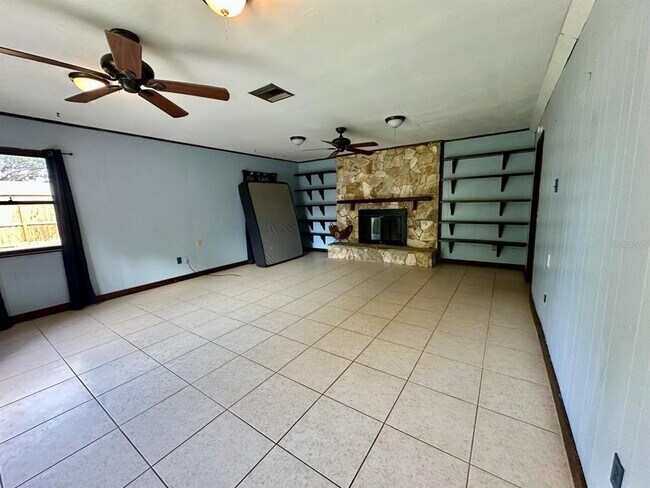 Building Photo - 1508 Mona Ave