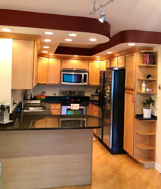 Building Photo - 211 E Ohio St