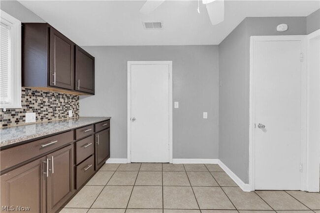 Building Photo - 68 Ennis Ave