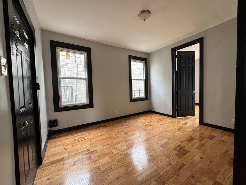 225 Duncan Ave 6 - 227 Duncan Ave