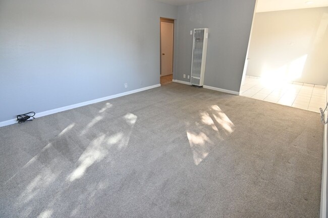 Building Photo - 3993 Starview Dr