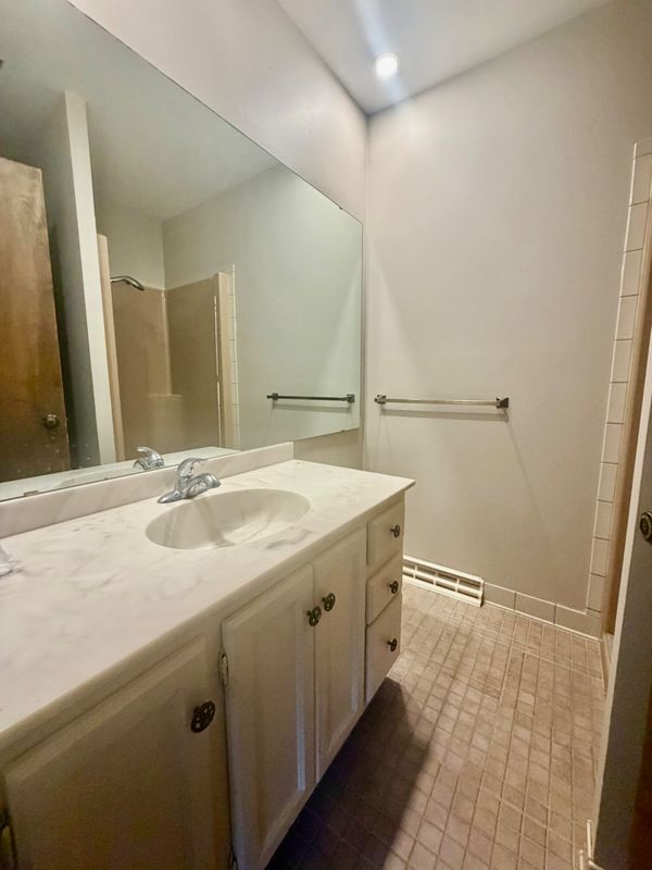 Building Photo - 5932 Joymont St