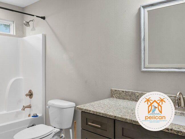 Building Photo - Stunning Home in East Navarre