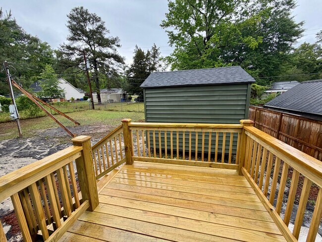 Building Photo - Forest Acres