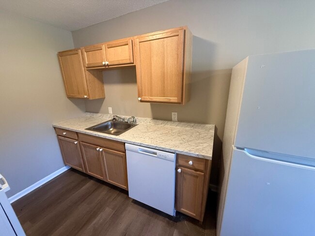 Building Photo - 213 N Ann St