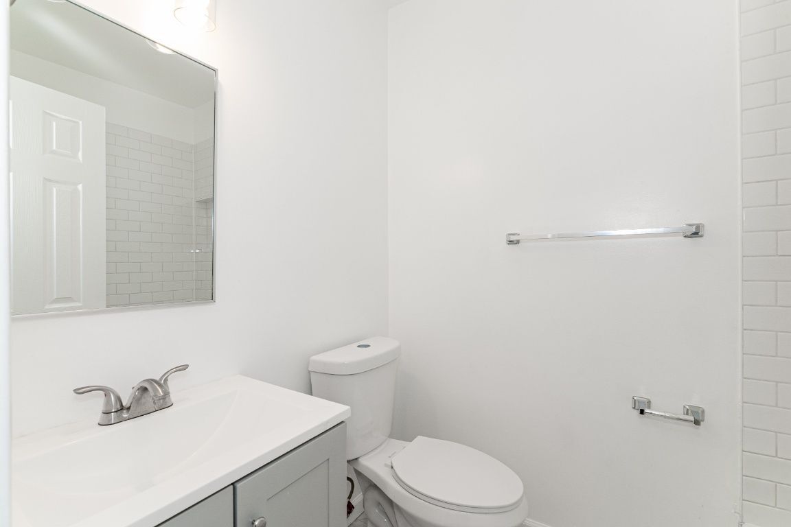 Building Photo - 1838 C St SE