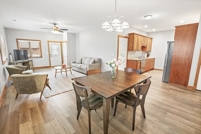 Building Photo - Maintenance Free Living Arrangement