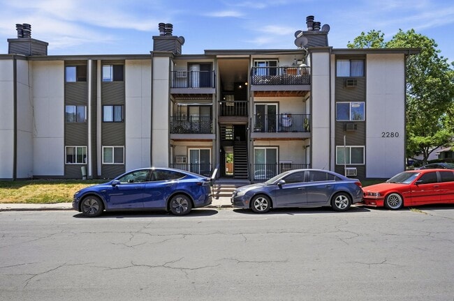 Building Photo - 2280 S Oswego Way