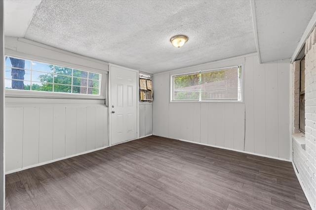 Building Photo - 10517 Castlerock Dr