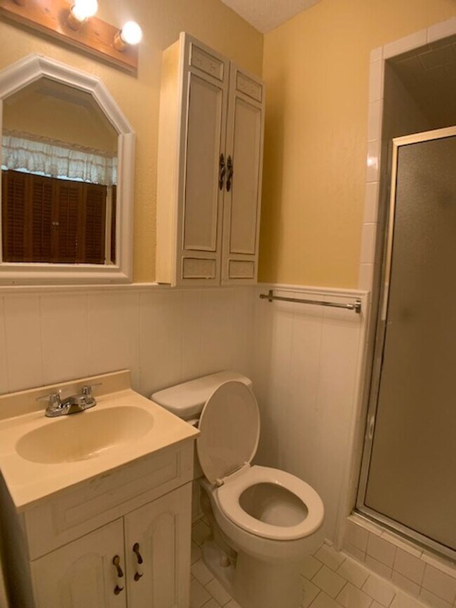 Building Photo - 3 Bedroom Northwest OKC!