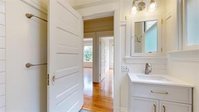 Building Photo - 38 Alma St