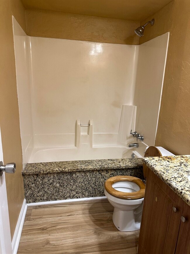 Building Photo - 405 Cambridge Cir