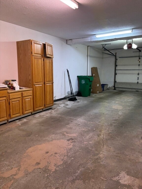 Building Photo - 100 Captain Eames Cir