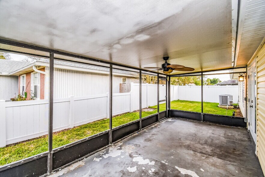 Building Photo - 2697 Diplomat Ct