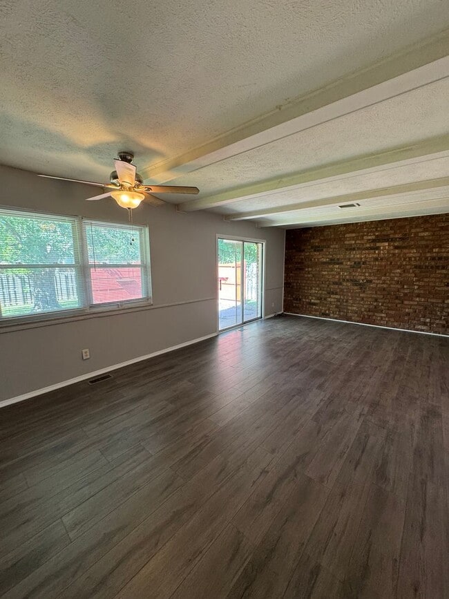 Building Photo - Warren Twp - 3 BR