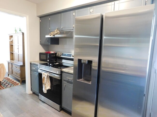 Building Photo - 842 Halifax Cir