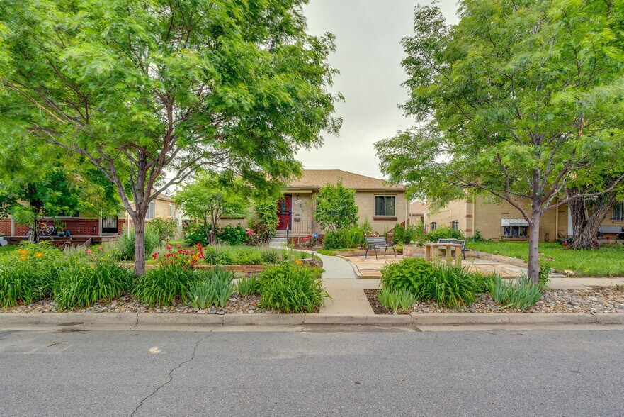 Building Photo - 3560 Dahlia St